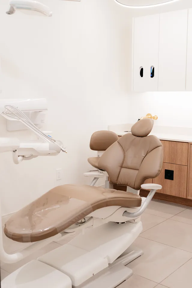 A private treatment room at Springs Dental with a dental chair.